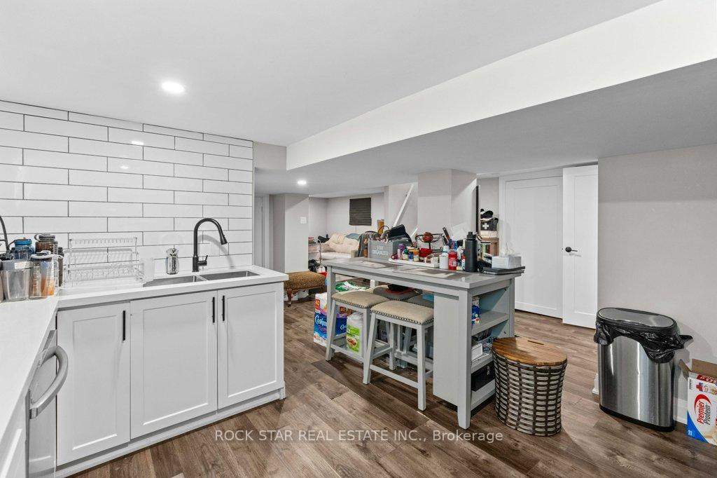 Photo 10 of 20 Holton Avenue S, Hamilton, Gibson — HOMEH
