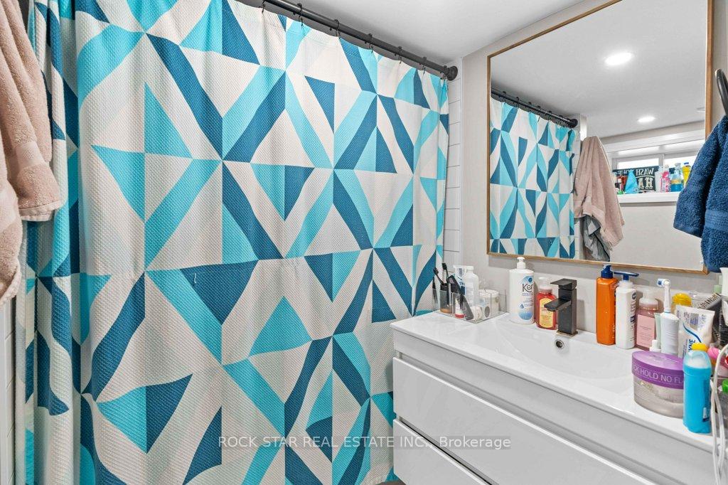 Photo 12 of 20 Holton Avenue S, Hamilton, Gibson — HOMEH