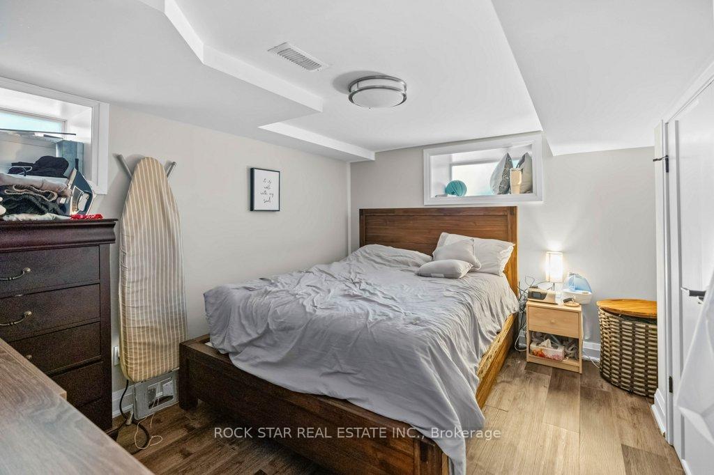 Photo 13 of 20 Holton Avenue S, Hamilton, Gibson — HOMEH