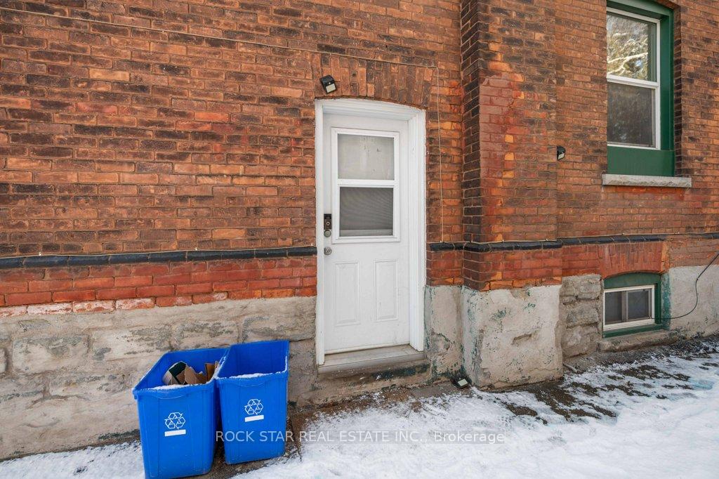 Photo 15 of 20 Holton Avenue S, Hamilton, Gibson — HOMEH