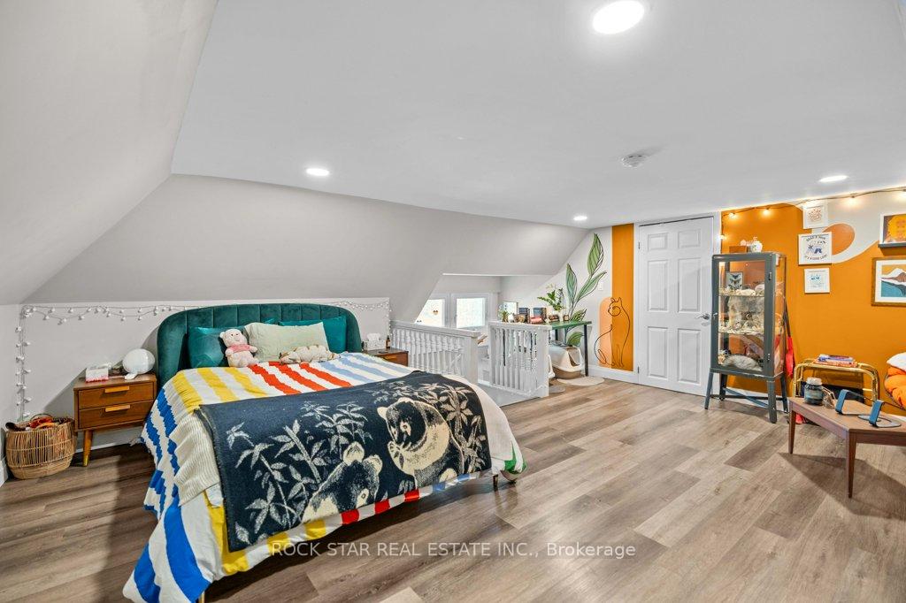 Photo 18 of 20 Holton Avenue S, Hamilton, Gibson — HOMEH