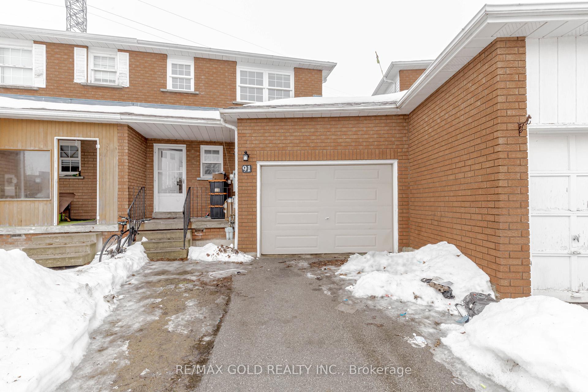 Photo 3 of 91 Tulip Drive, Brampton, Fletcher's Creek South — HOMEH