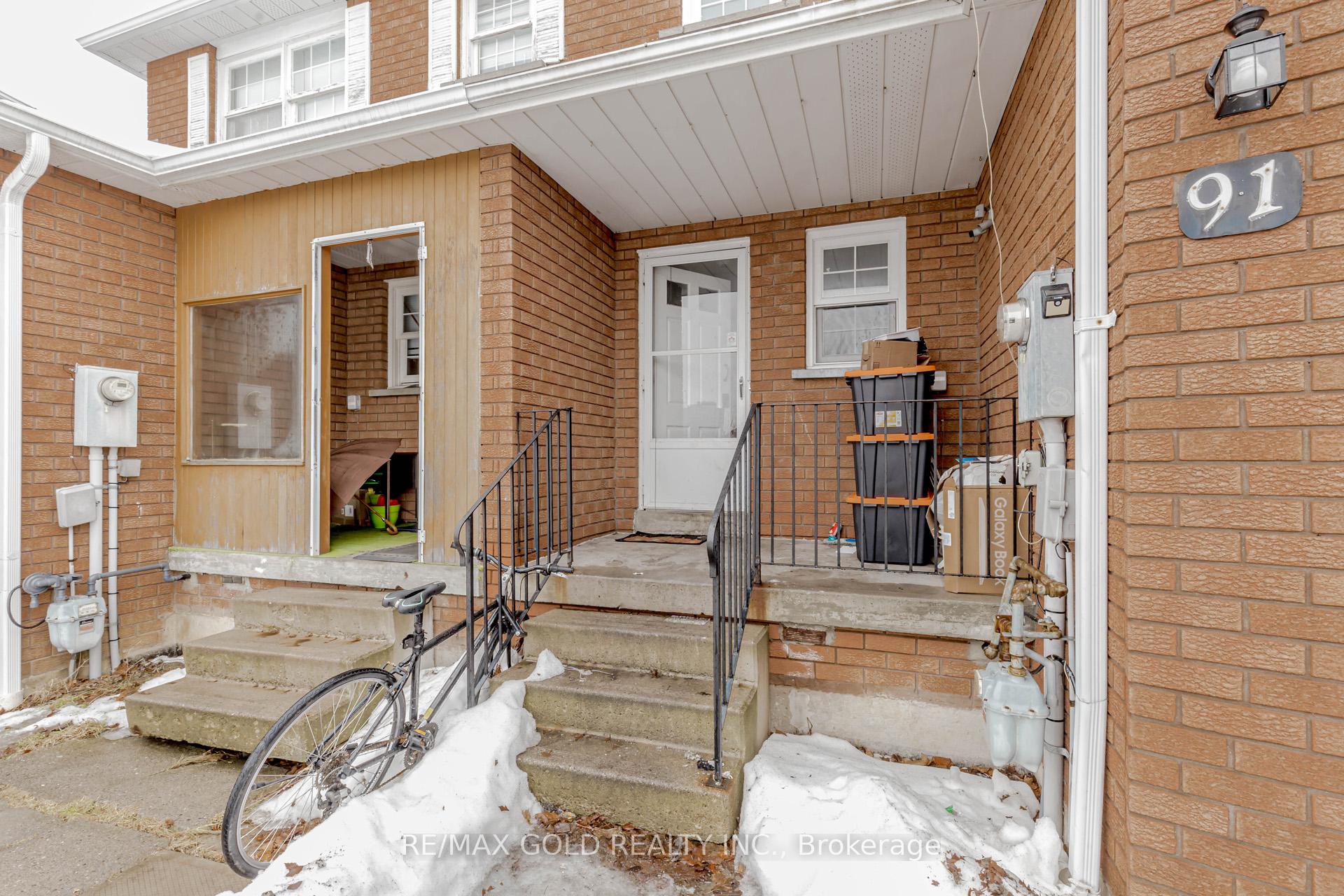 Photo 4 of 91 Tulip Drive, Brampton, Fletcher's Creek South — HOMEH