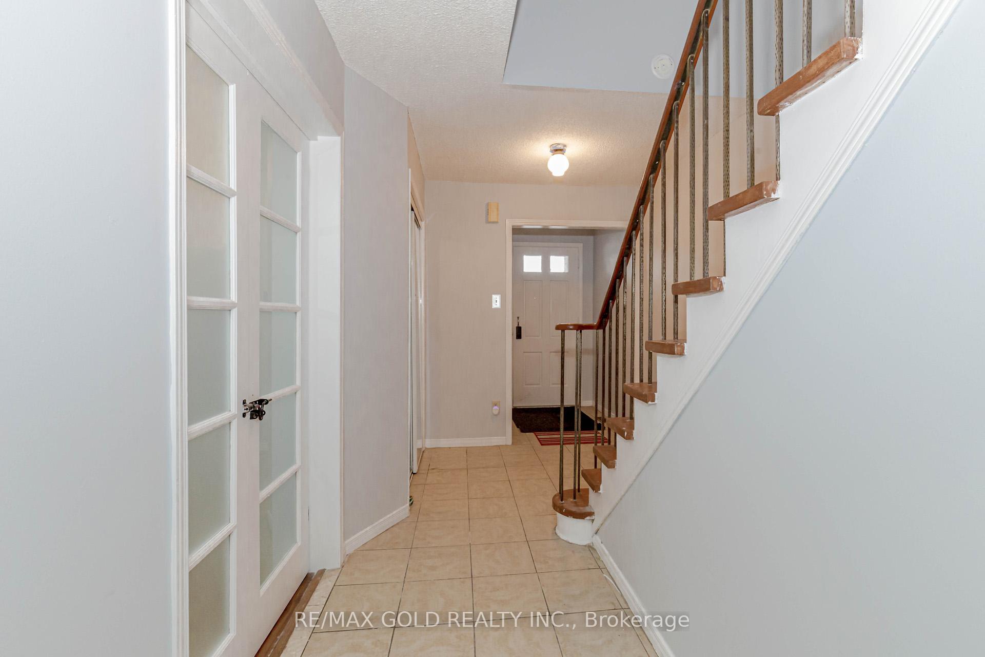 Photo 8 of 91 Tulip Drive, Brampton, Fletcher's Creek South — HOMEH