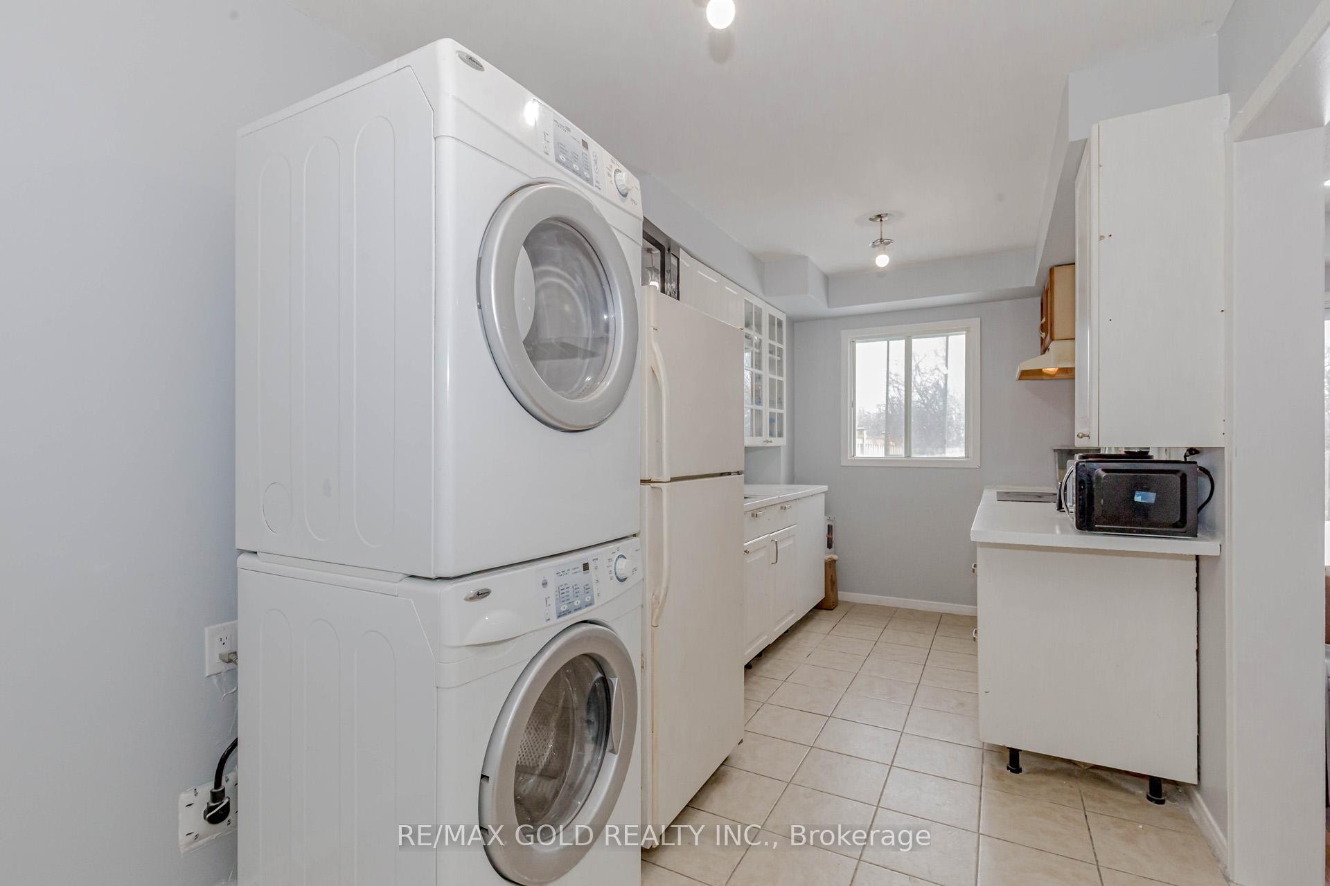 Photo 9 of 91 Tulip Drive, Brampton, Fletcher's Creek South — HOMEH