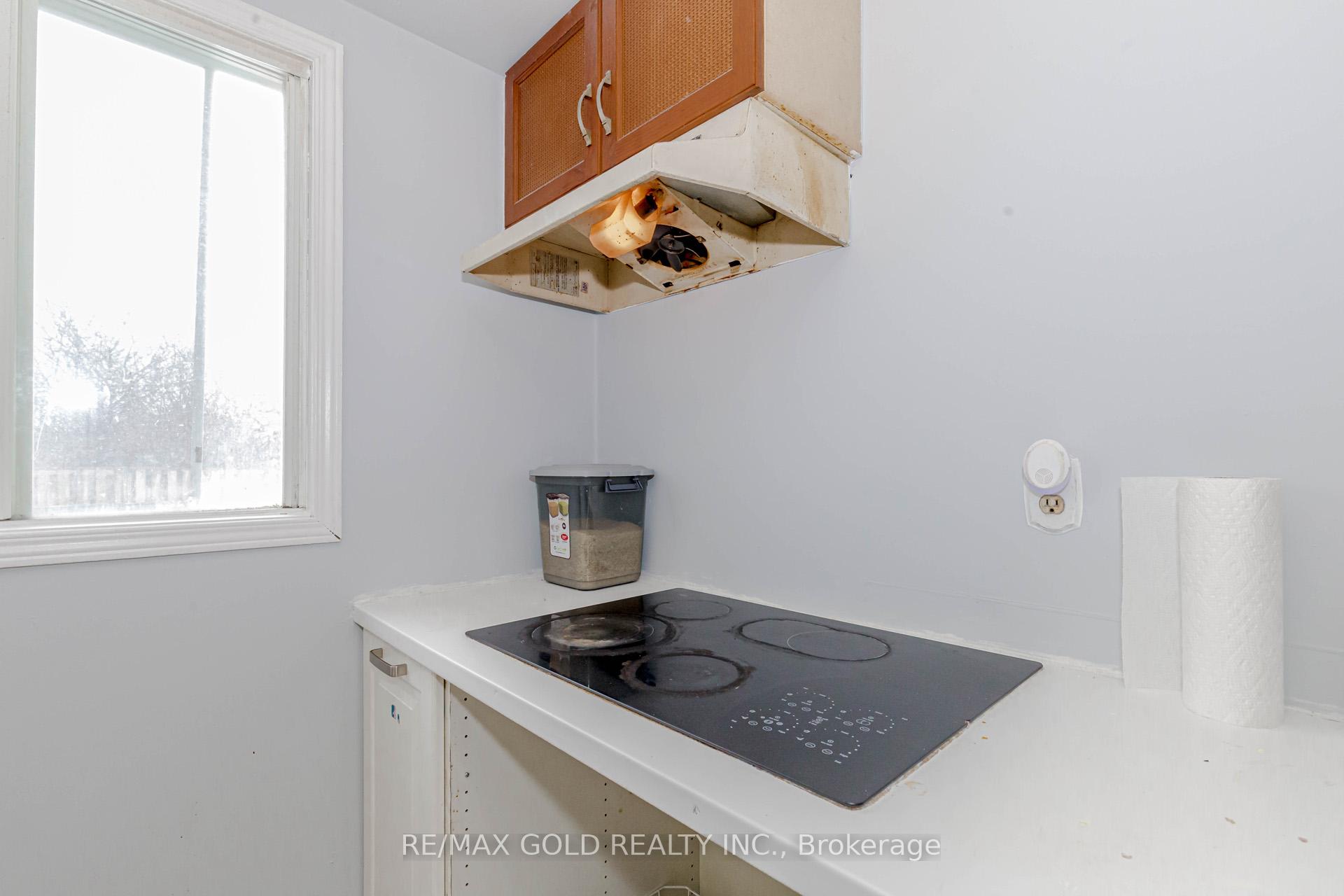 Photo 13 of 91 Tulip Drive, Brampton, Fletcher's Creek South — HOMEH