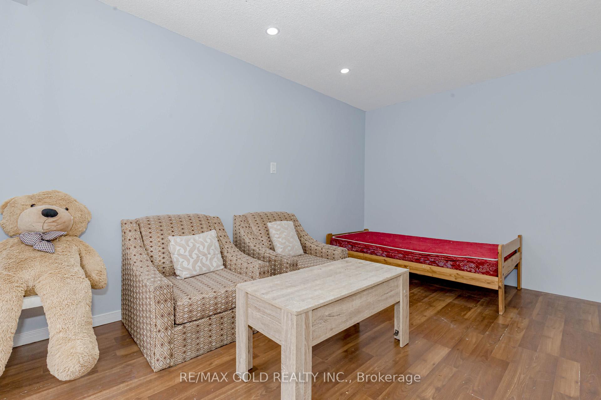 Photo 15 of 91 Tulip Drive, Brampton, Fletcher's Creek South — HOMEH