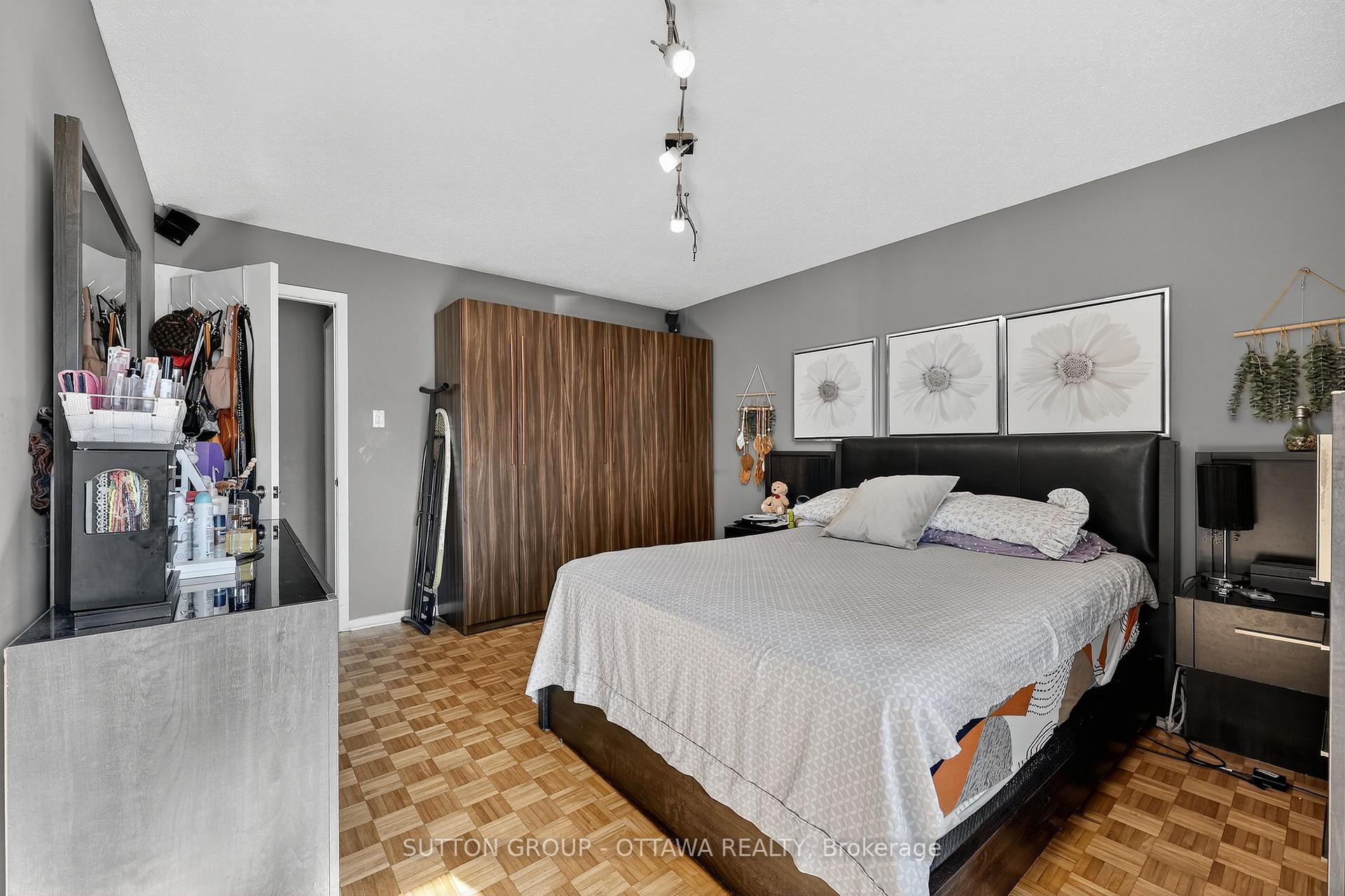 Photo 8 of 1000 Adley Road, Ottawa, Carson Grove — HOMEH