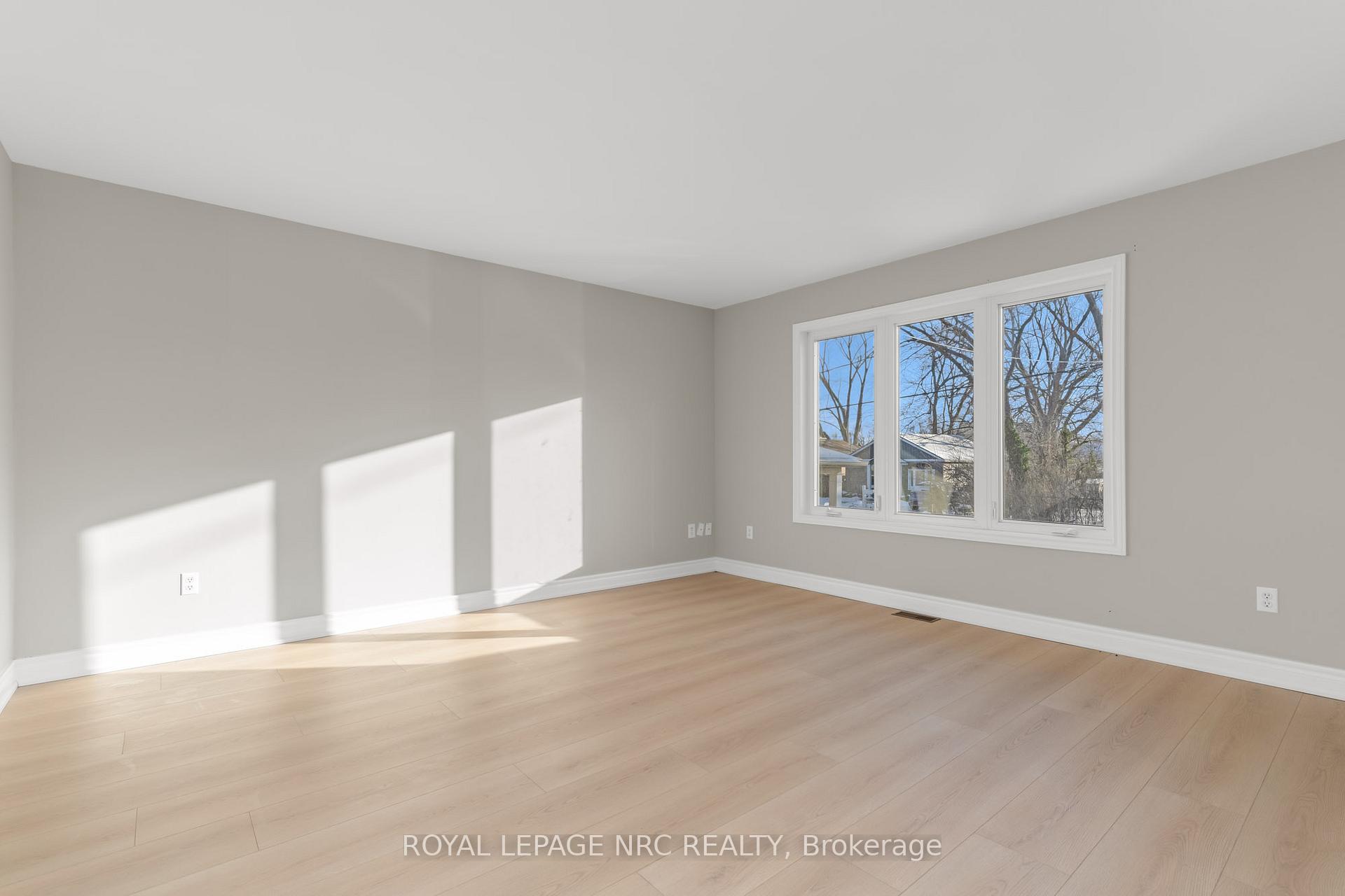 Photo 8 of 1 Thornton Street, St. Catharines, Secord Woods — HOMEH