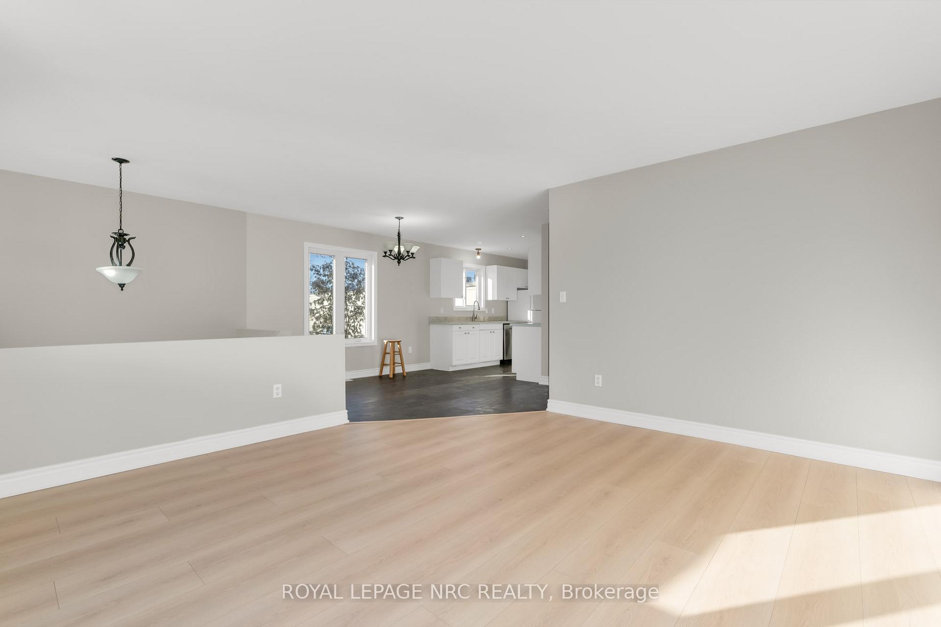 Photo 9 of 1 Thornton Street, St. Catharines, Secord Woods — HOMEH