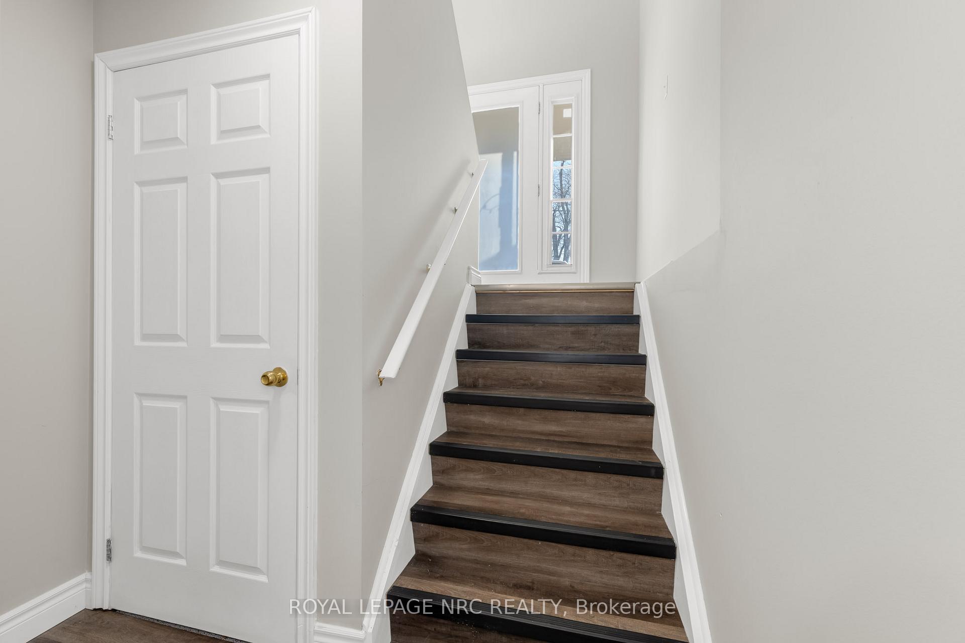 Photo 15 of 1 Thornton Street, St. Catharines, Secord Woods — HOMEH