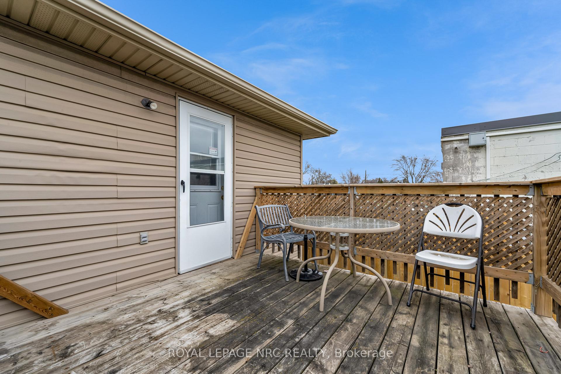 Photo 23 of 1 Thornton Street, St. Catharines, Secord Woods — HOMEH