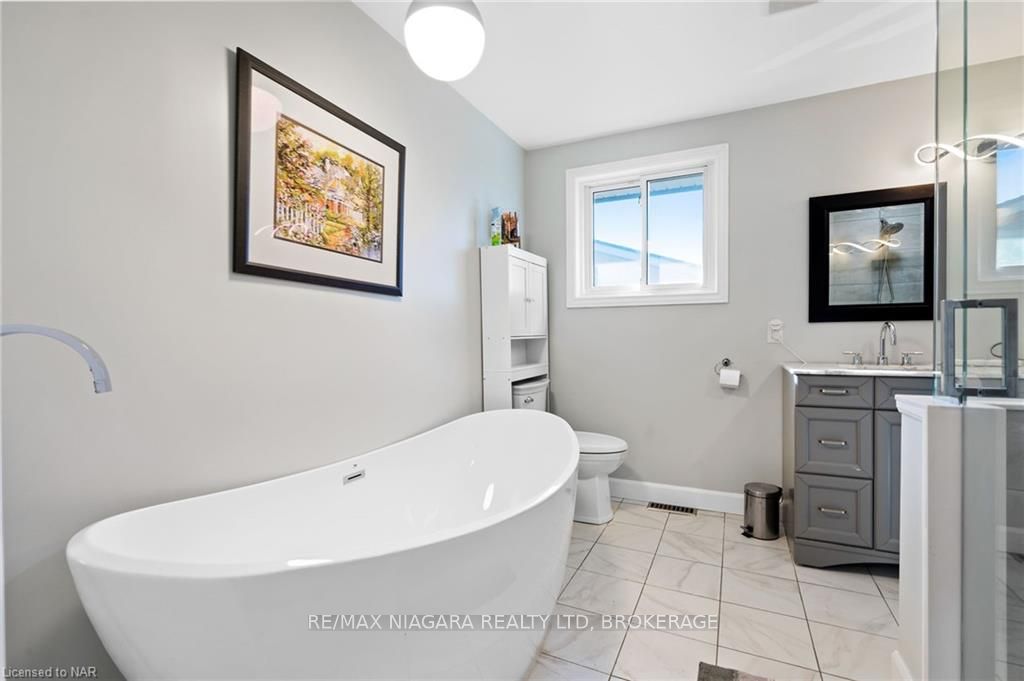 Photo 14 of 111 Sherman Drive, St. Catharines, Lakeport — HOMEH