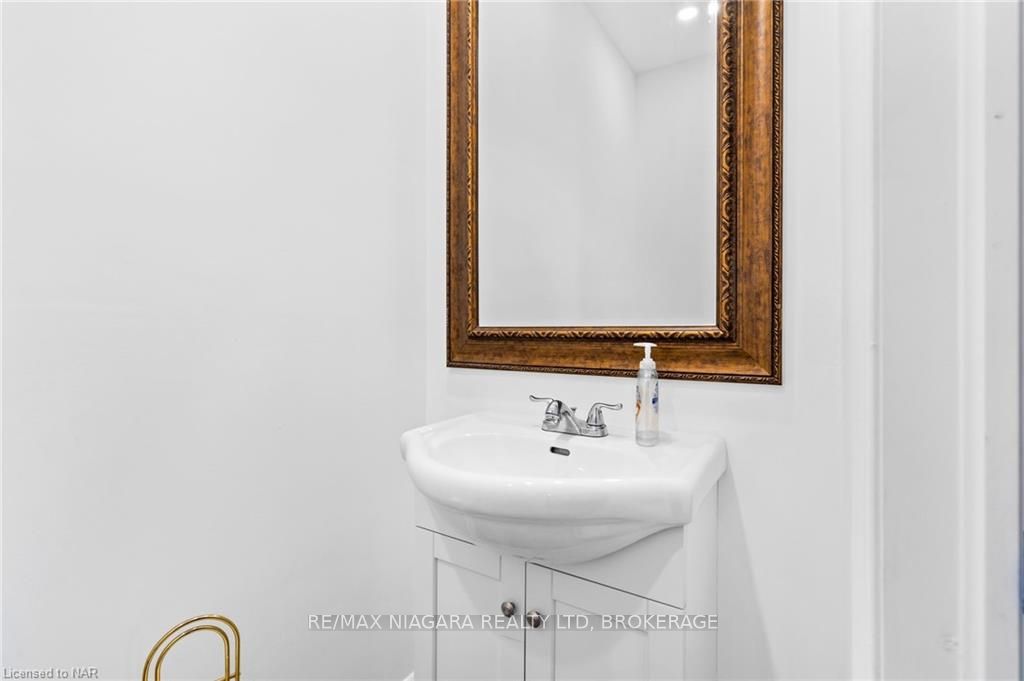 Photo 33 of 111 Sherman Drive, St. Catharines, Lakeport — HOMEH