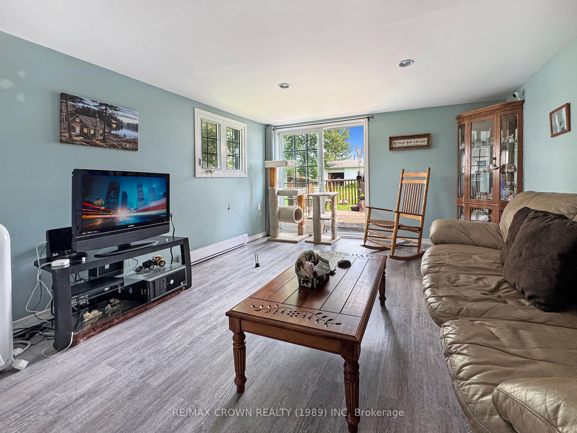Photo 4 of 74 Riverside Drive, Hornepayne — HOMEH