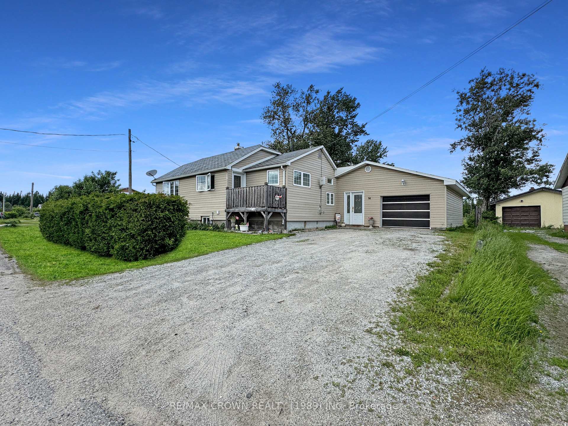 Photo 18 of 74 Riverside Drive, Hornepayne — HOMEH