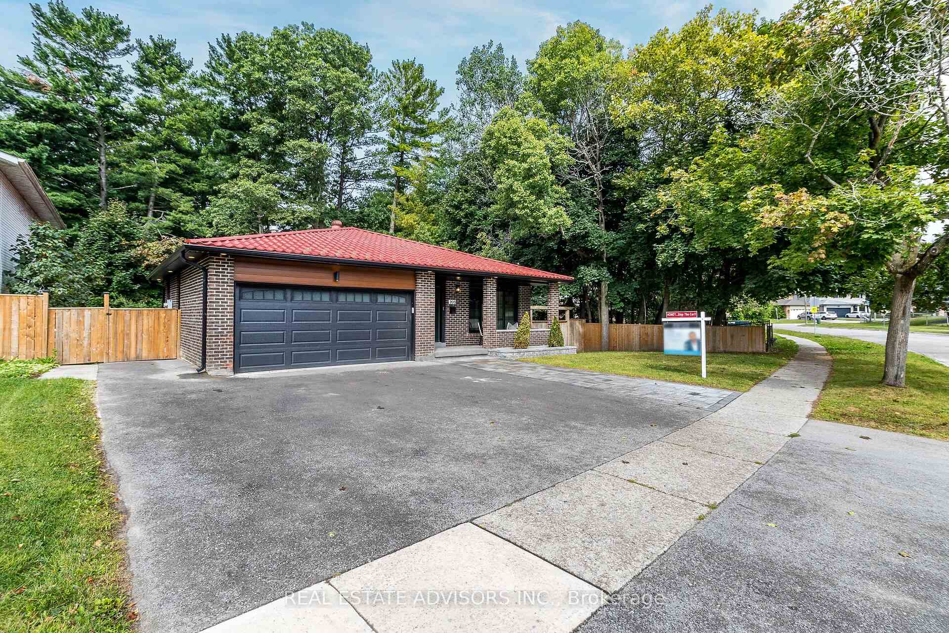 Photo 1 of 203 Browning Trail, Barrie, 400 North — HOMEH