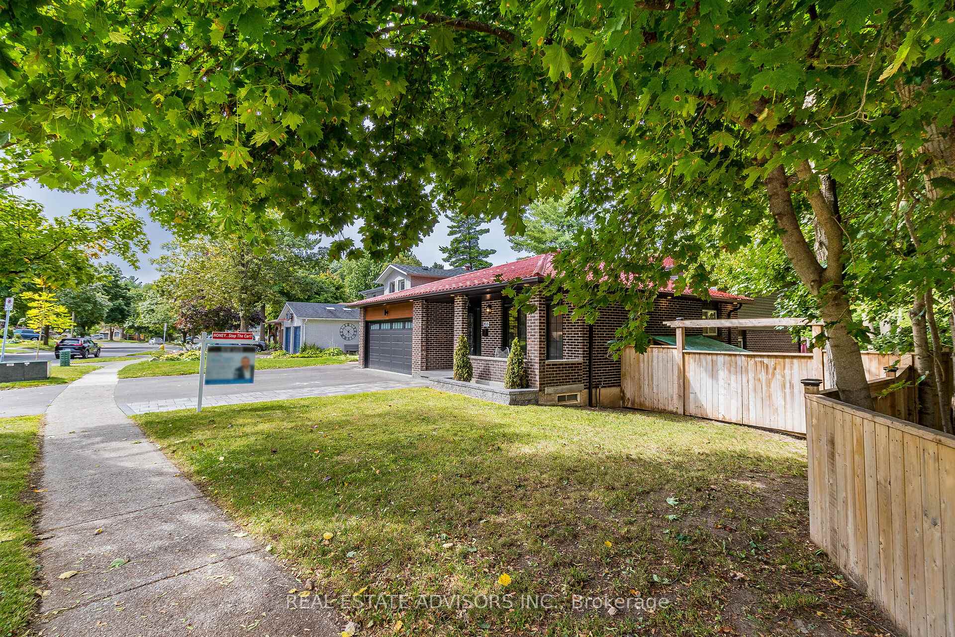 Photo 2 of 203 Browning Trail, Barrie, 400 North — HOMEH