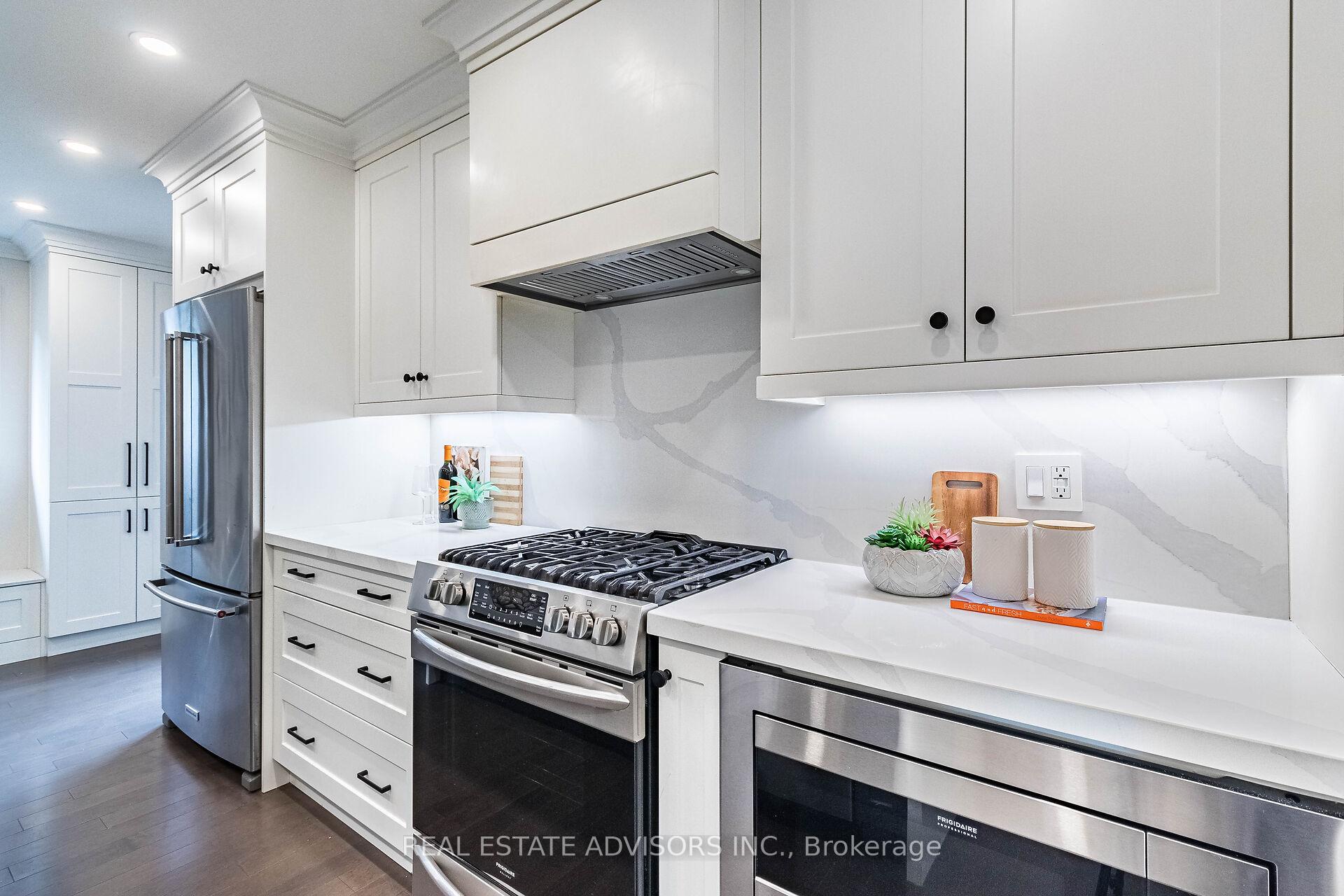 Photo 8 of 203 Browning Trail, Barrie, 400 North — HOMEH