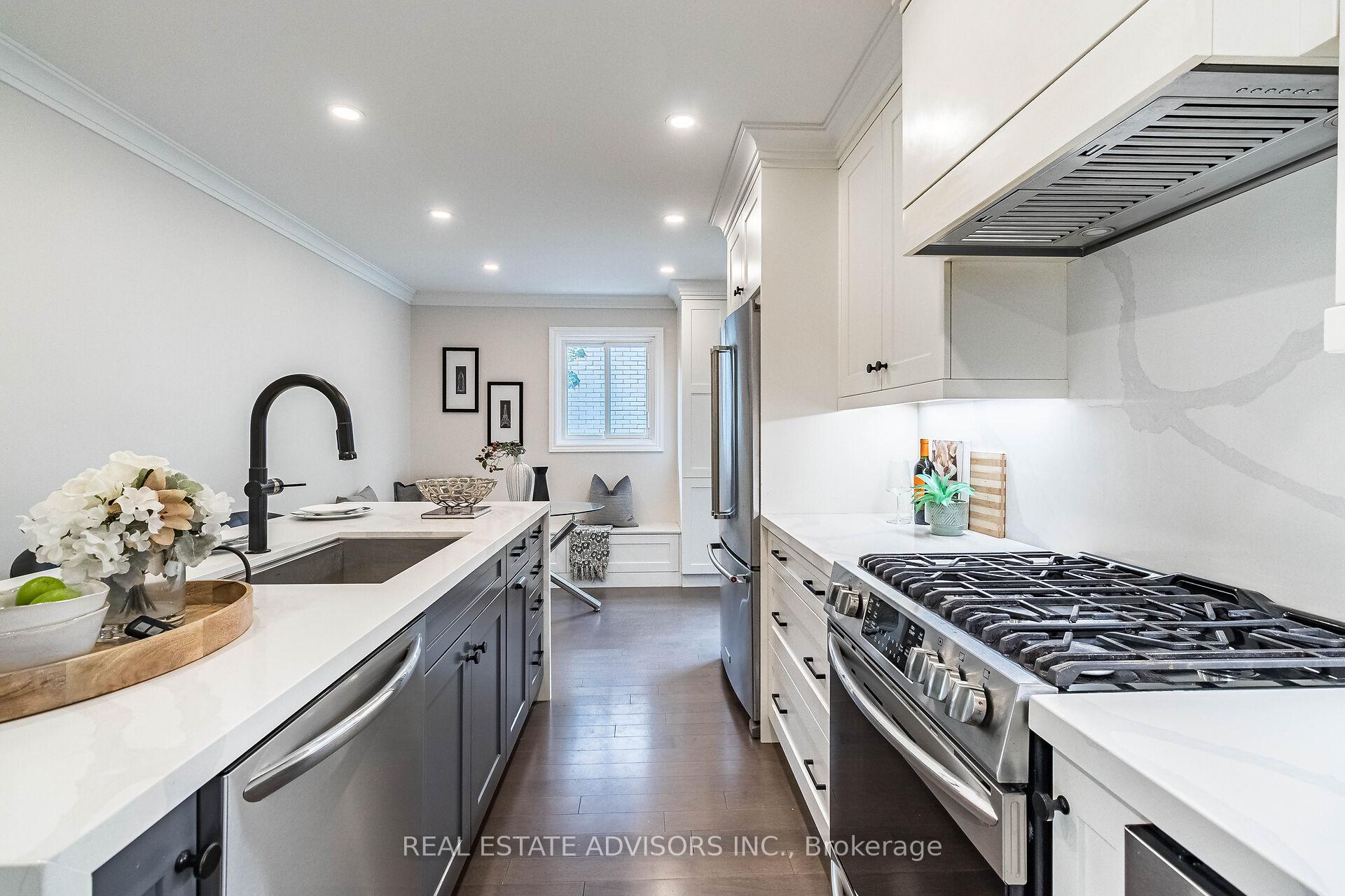 Photo 11 of 203 Browning Trail, Barrie, 400 North — HOMEH
