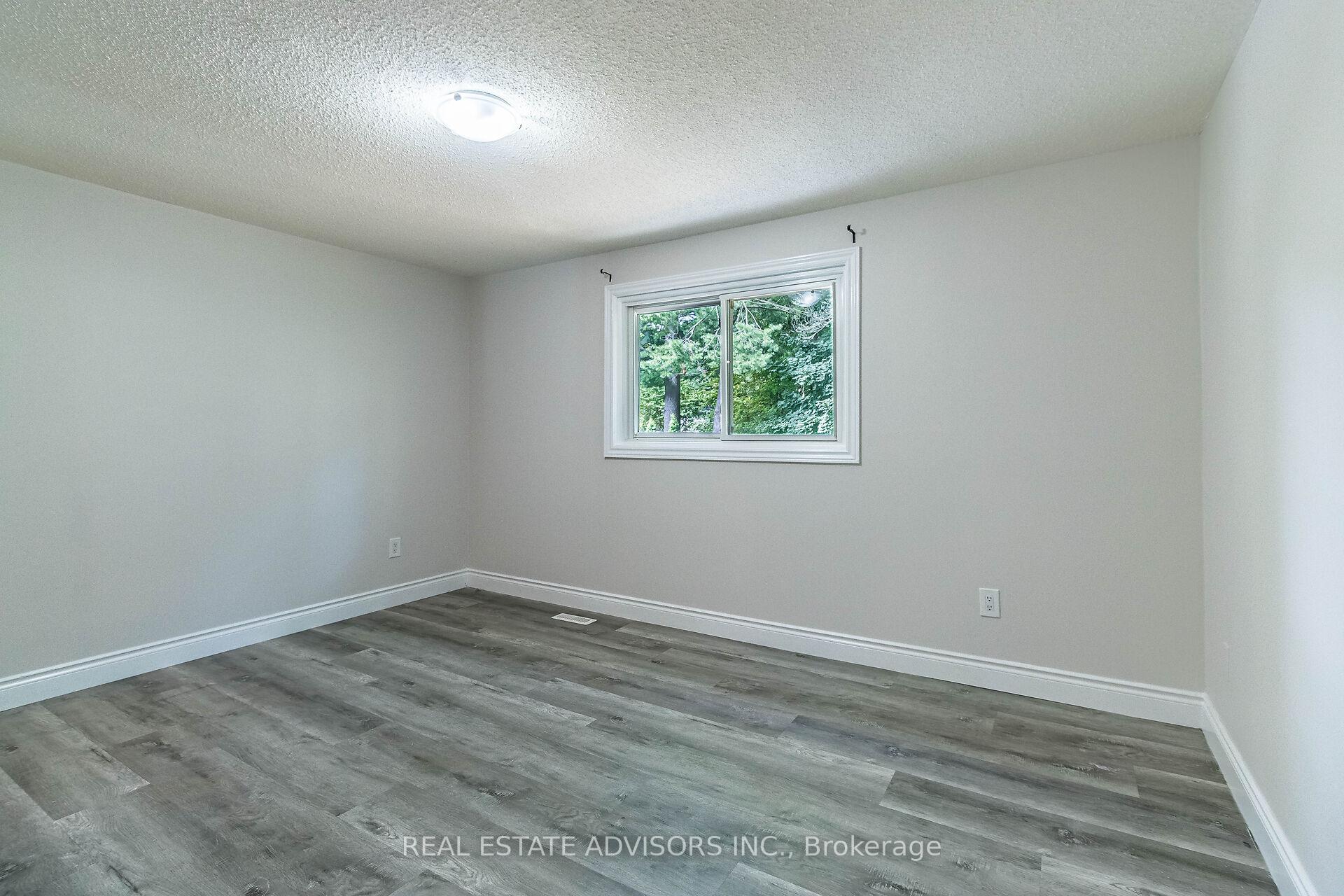 Photo 21 of 203 Browning Trail, Barrie, 400 North — HOMEH