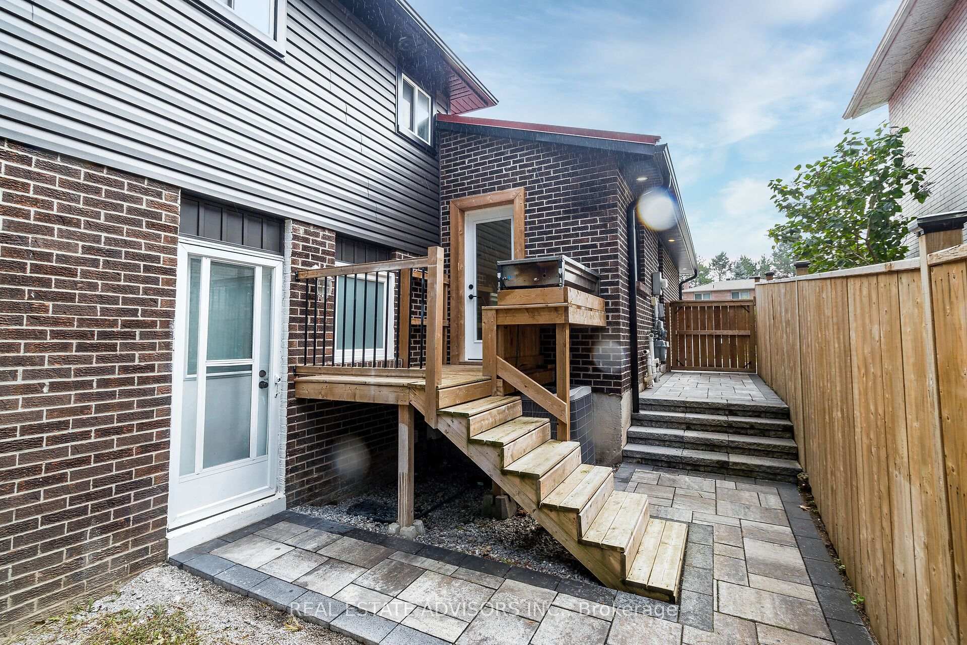Photo 35 of 203 Browning Trail, Barrie, 400 North — HOMEH
