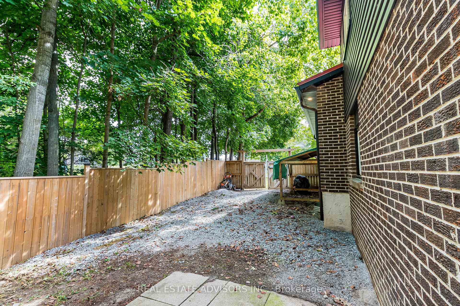 Photo 40 of 203 Browning Trail, Barrie, 400 North — HOMEH