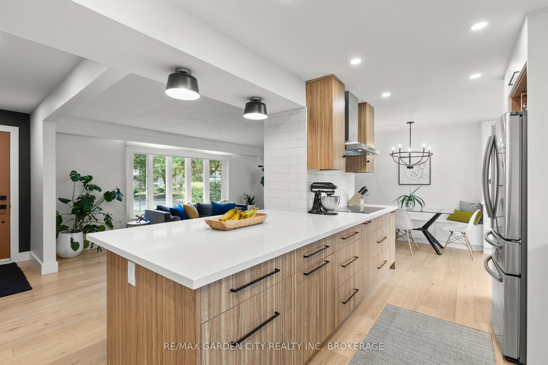 Photo 11 of 3 Cardinal Circle, St. Catharines, Vine/Linwell — HOMEH