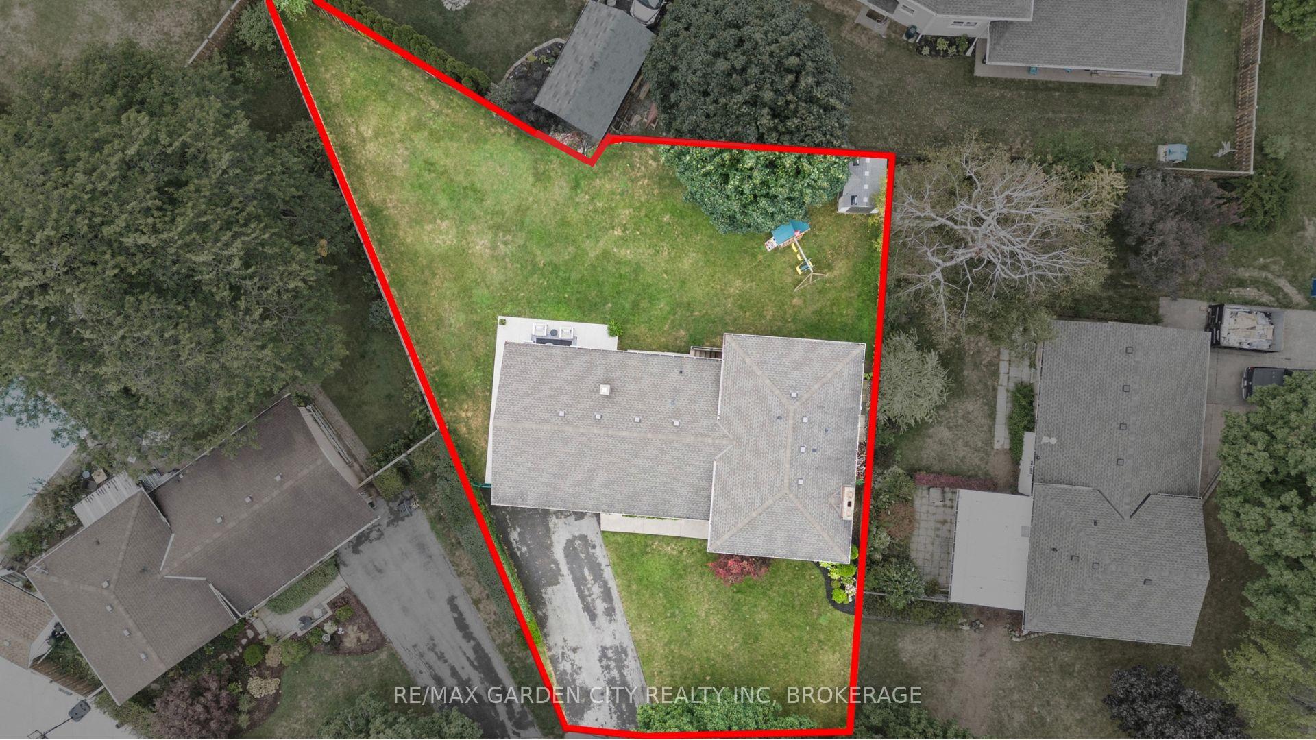 Photo 36 of 3 Cardinal Circle, St. Catharines, Vine/Linwell — HOMEH