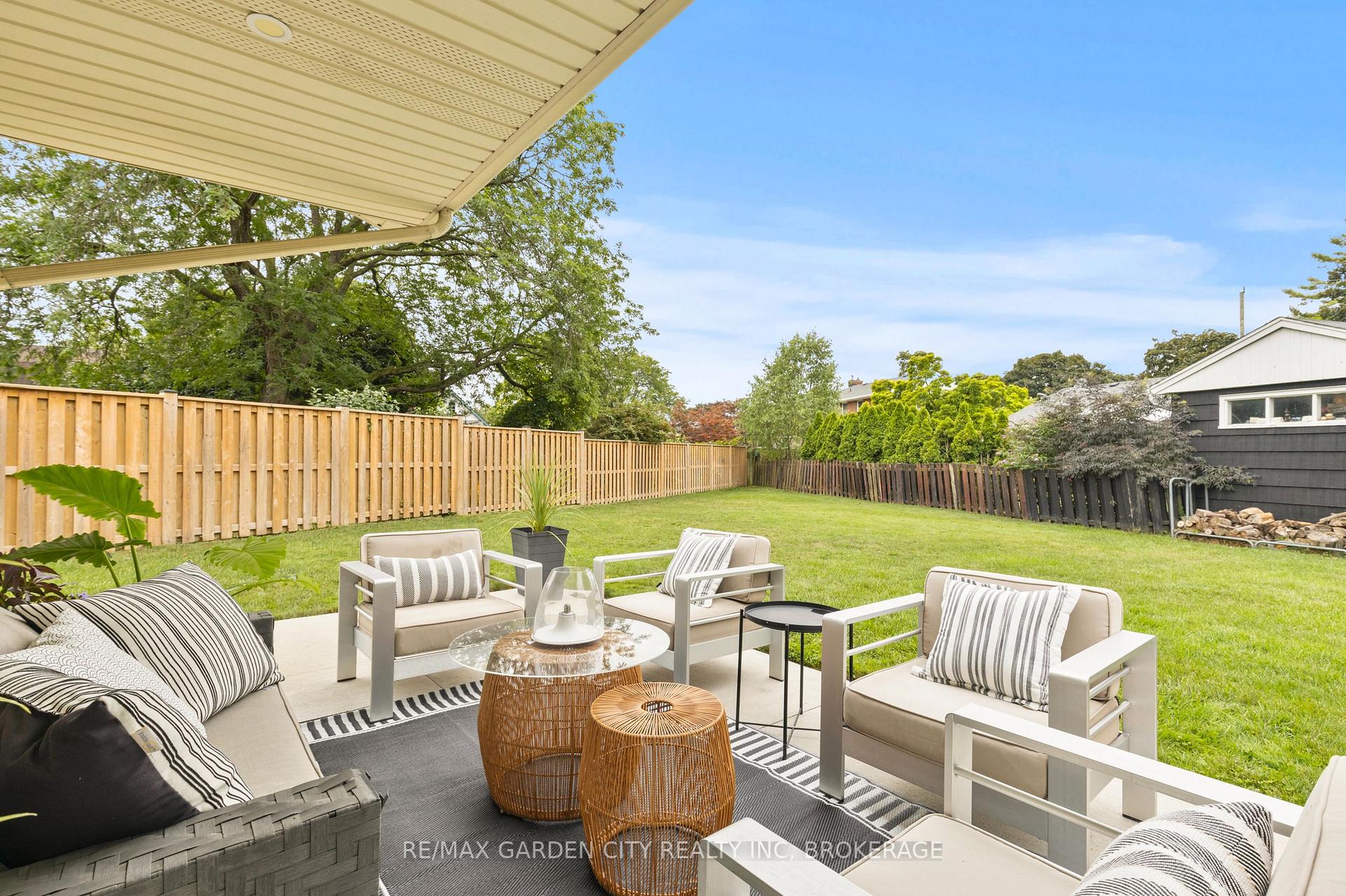 Photo 37 of 3 Cardinal Circle, St. Catharines, Vine/Linwell — HOMEH