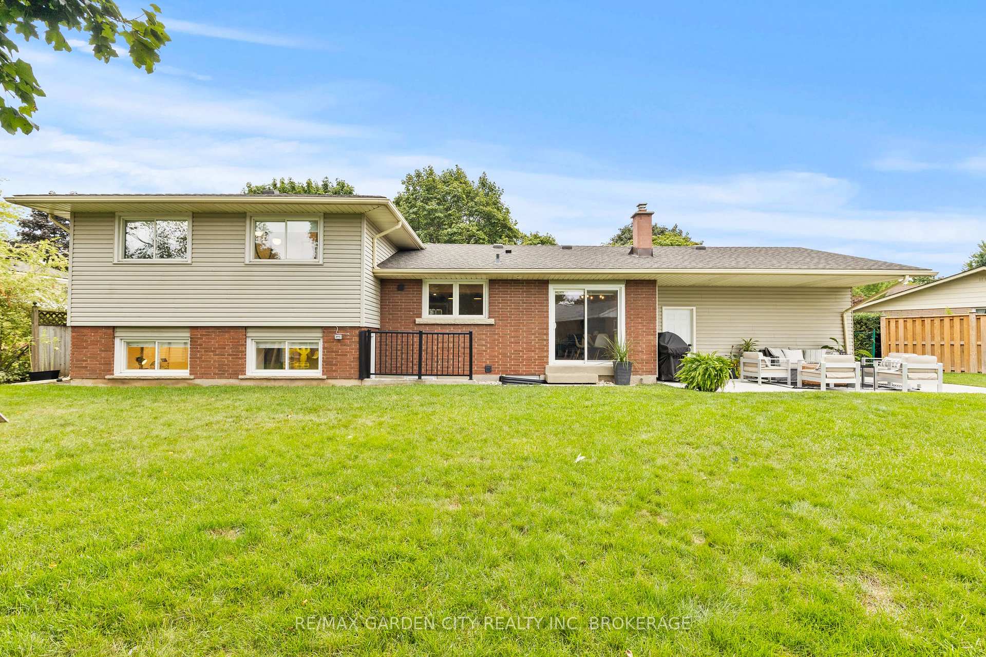 Photo 39 of 3 Cardinal Circle, St. Catharines, Vine/Linwell — HOMEH