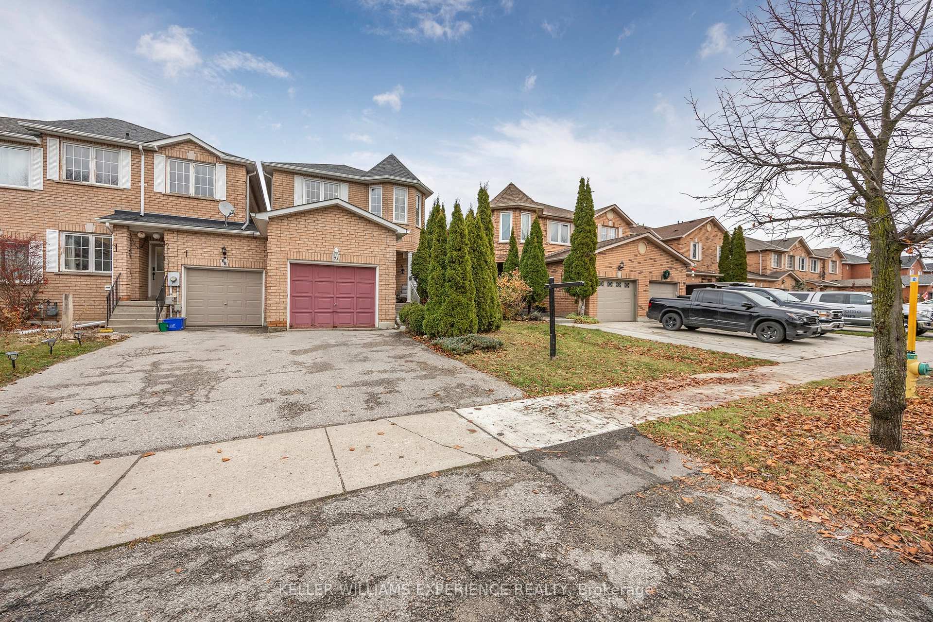 Photo 2 of 70 Bruce Crescent, Barrie, Bayshore — HOMEH