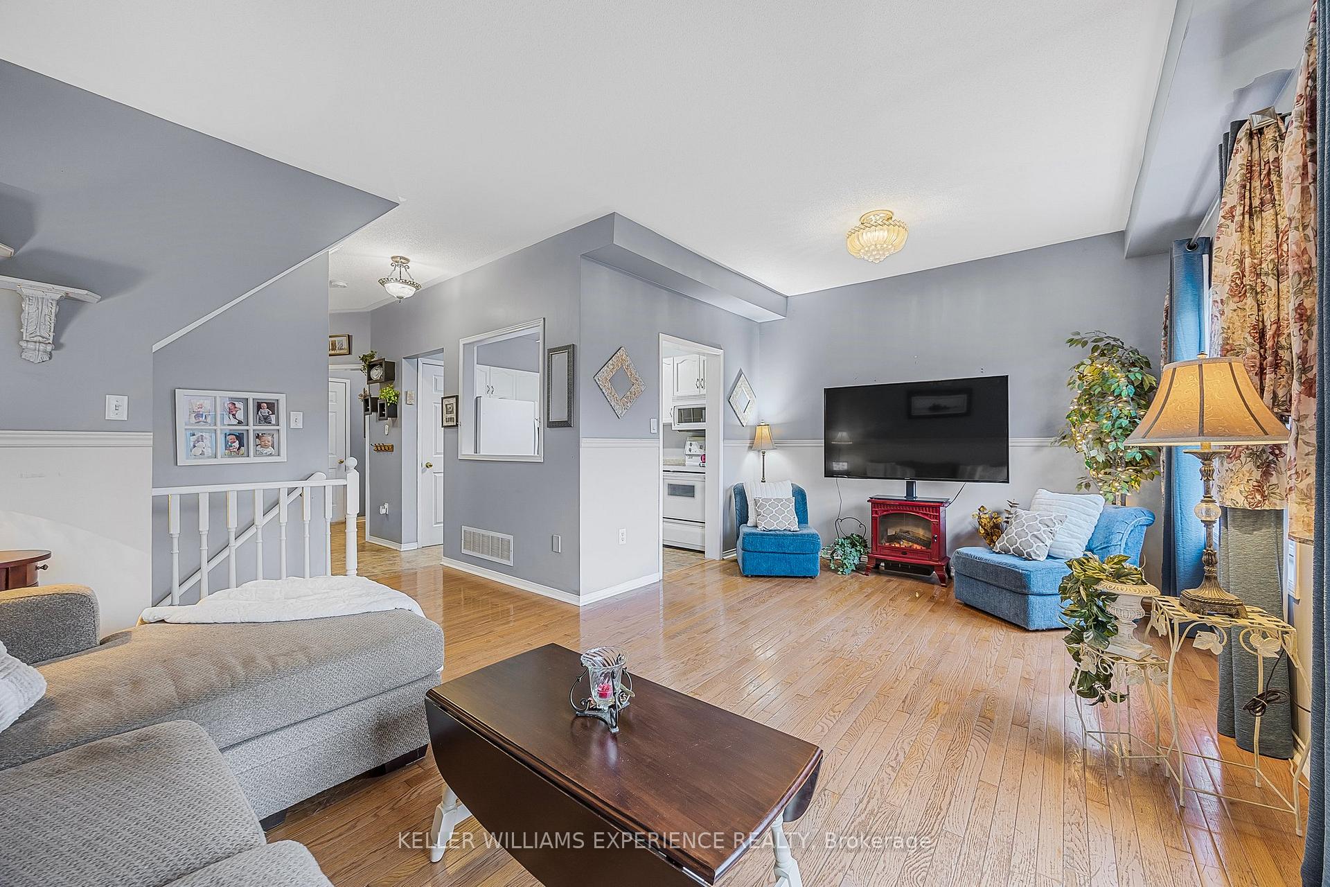 Photo 15 of 70 Bruce Crescent, Barrie, Bayshore — HOMEH