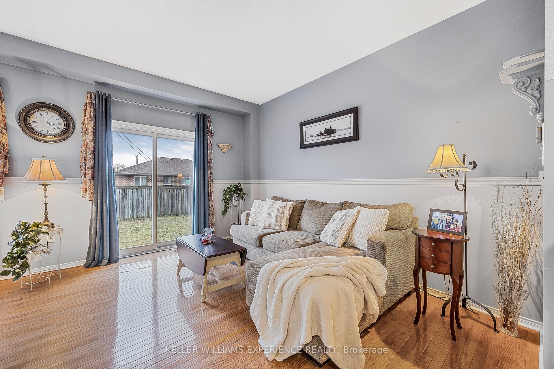 Photo 16 of 70 Bruce Crescent, Barrie, Bayshore — HOMEH