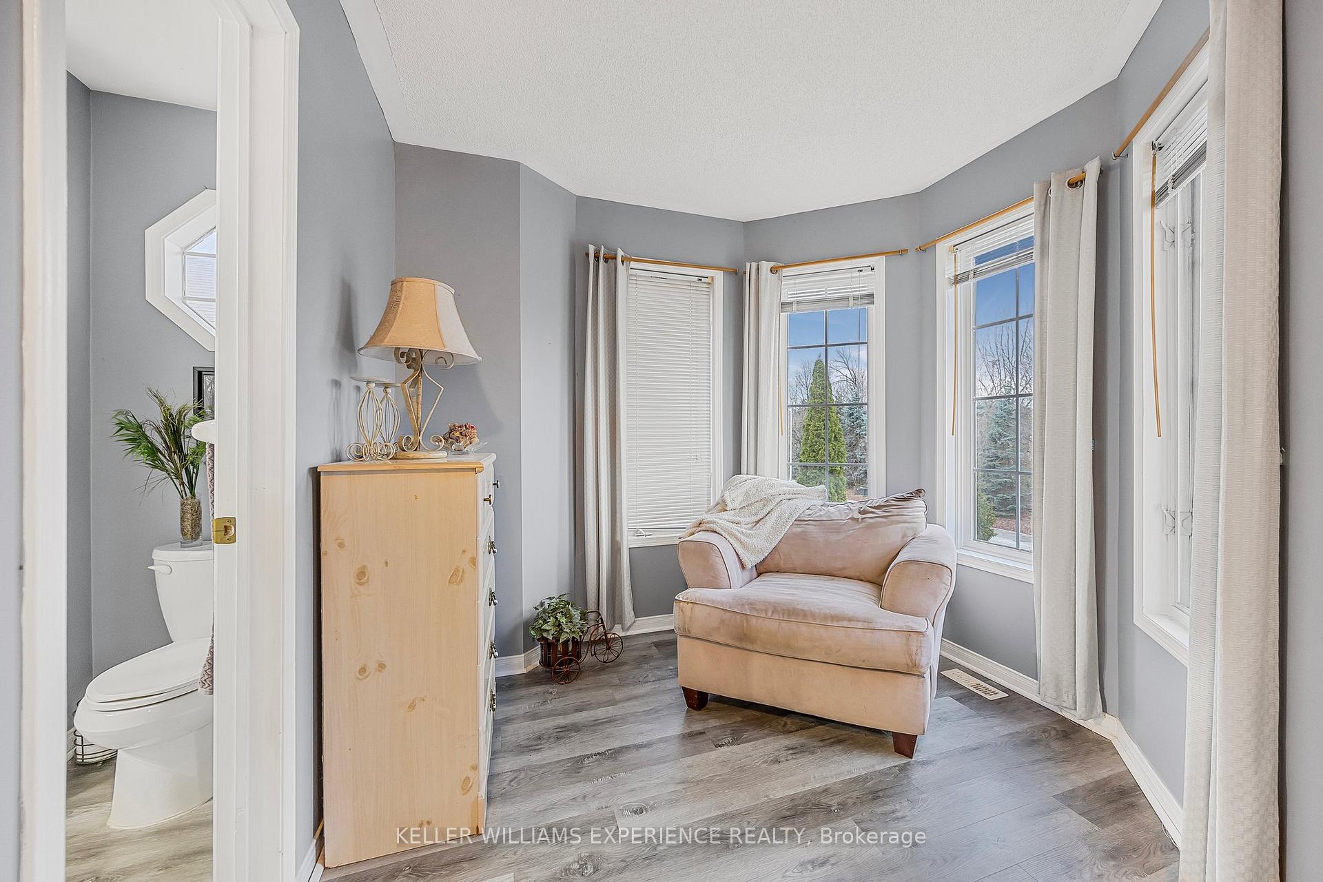 Photo 28 of 70 Bruce Crescent, Barrie, Bayshore — HOMEH