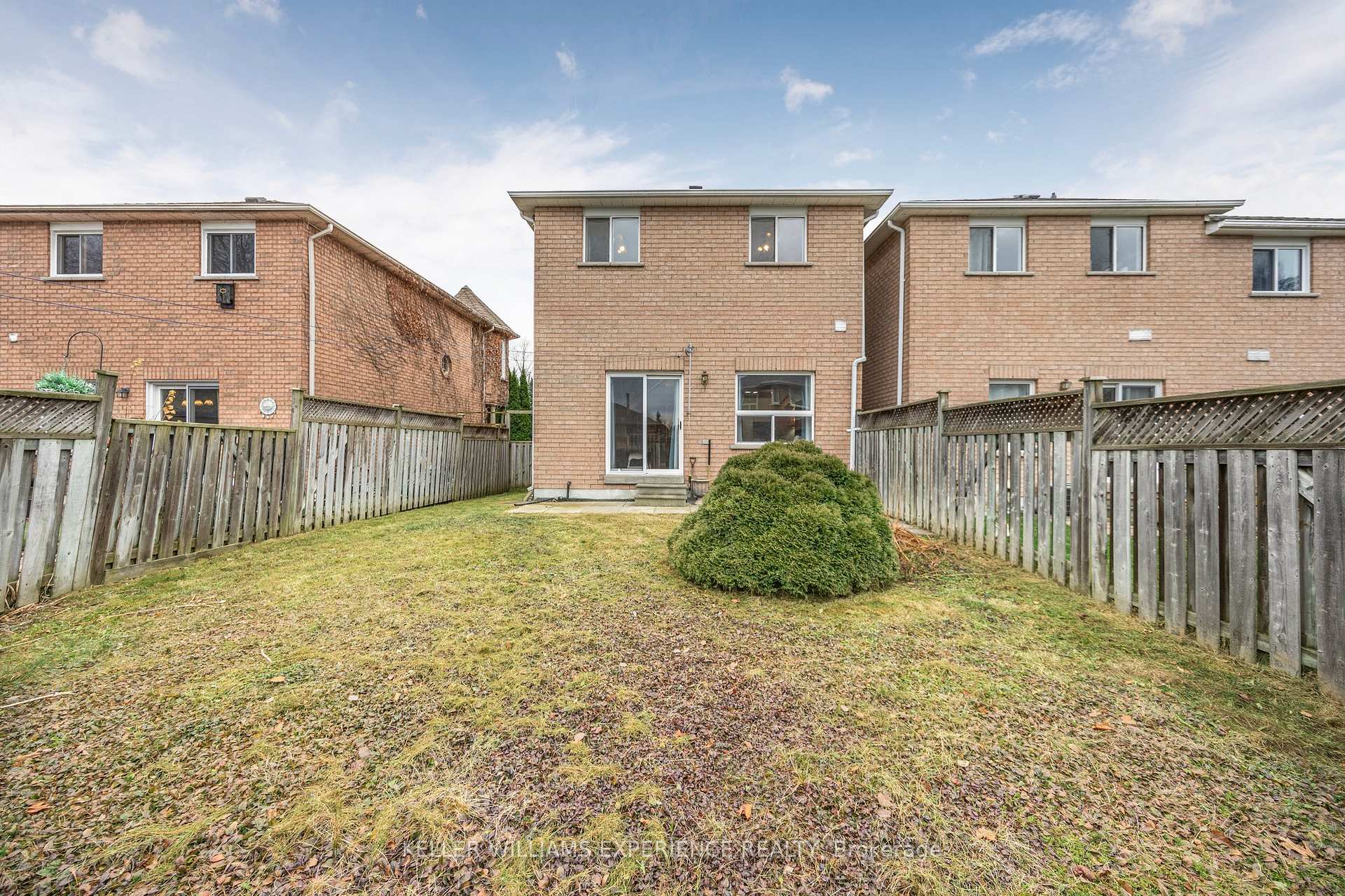 Photo 33 of 70 Bruce Crescent, Barrie, Bayshore — HOMEH