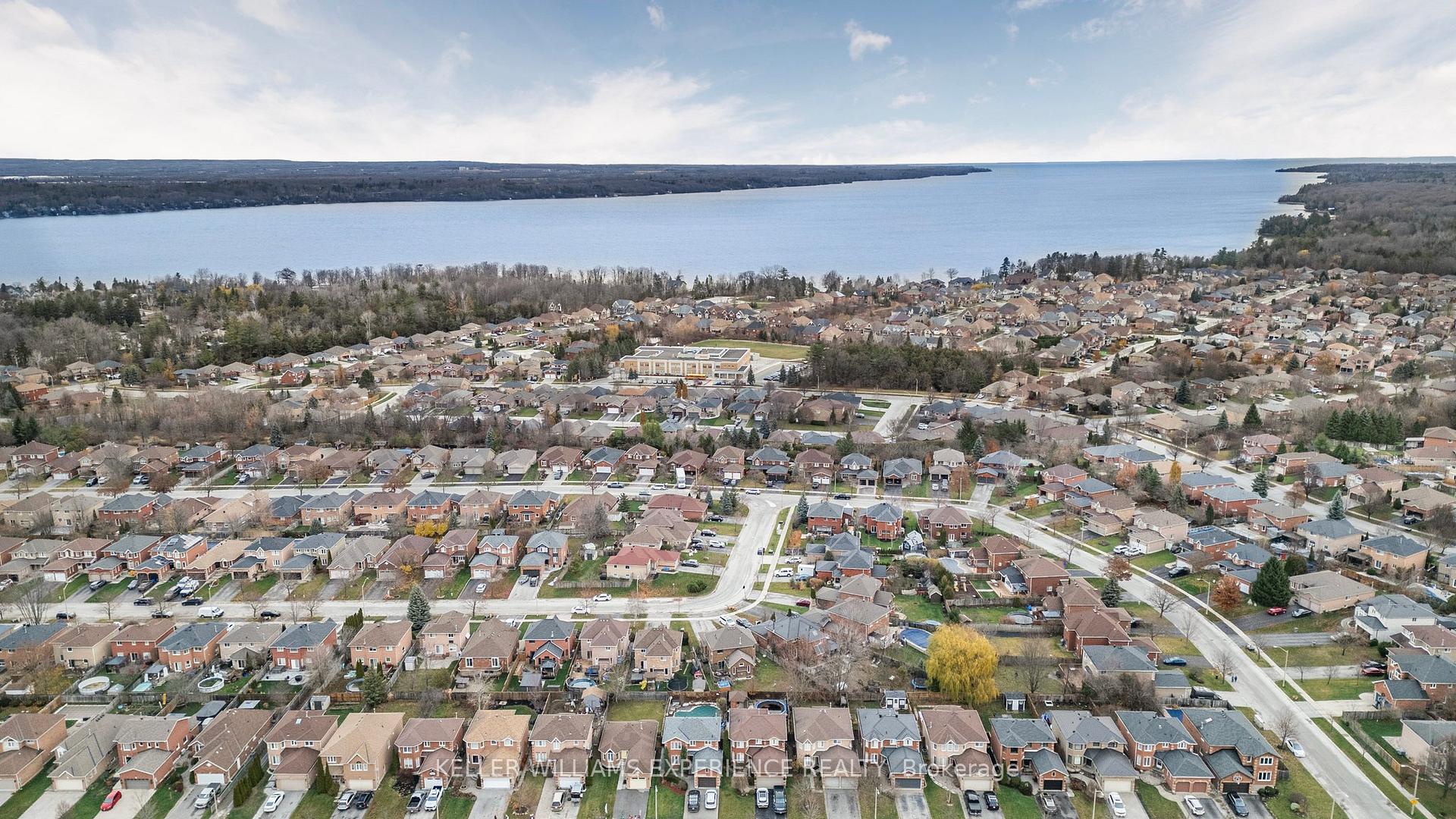 Photo 38 of 70 Bruce Crescent, Barrie, Bayshore — HOMEH