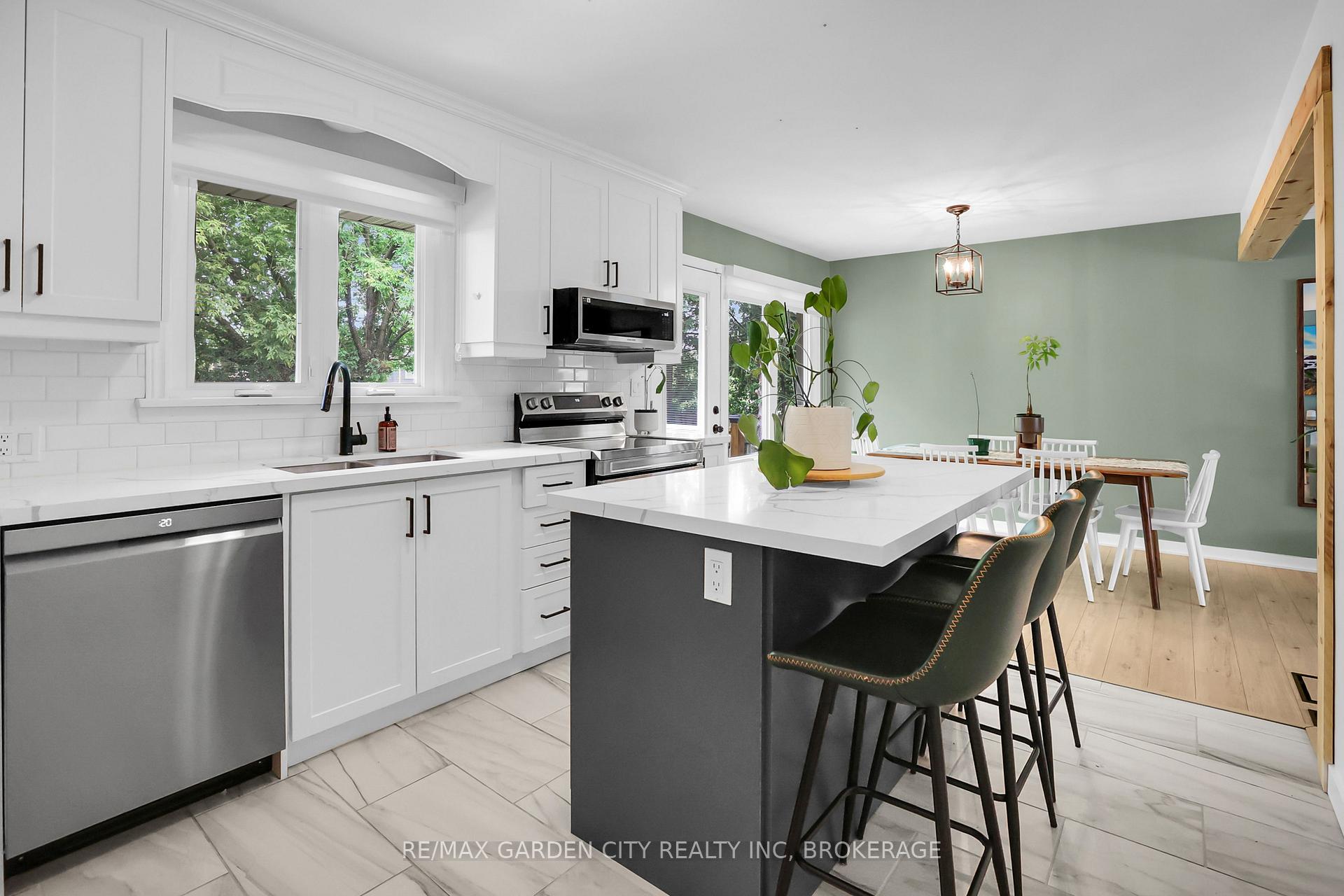 Photo 9 of 18 Wakil Drive, St. Catharines, Glendale/Glenridge — HOMEH