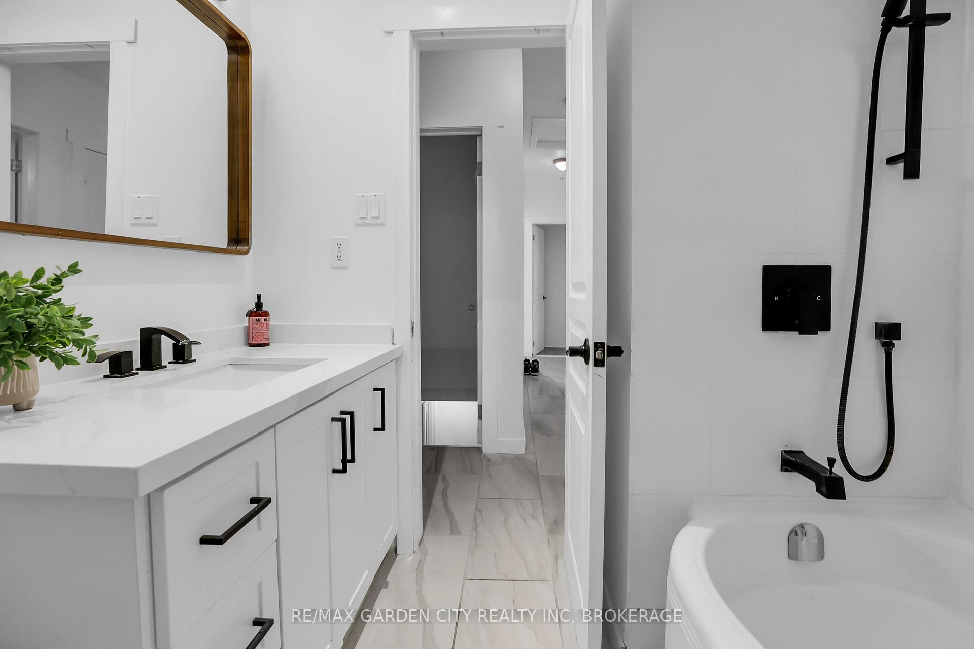 Photo 16 of 18 Wakil Drive, St. Catharines, Glendale/Glenridge — HOMEH