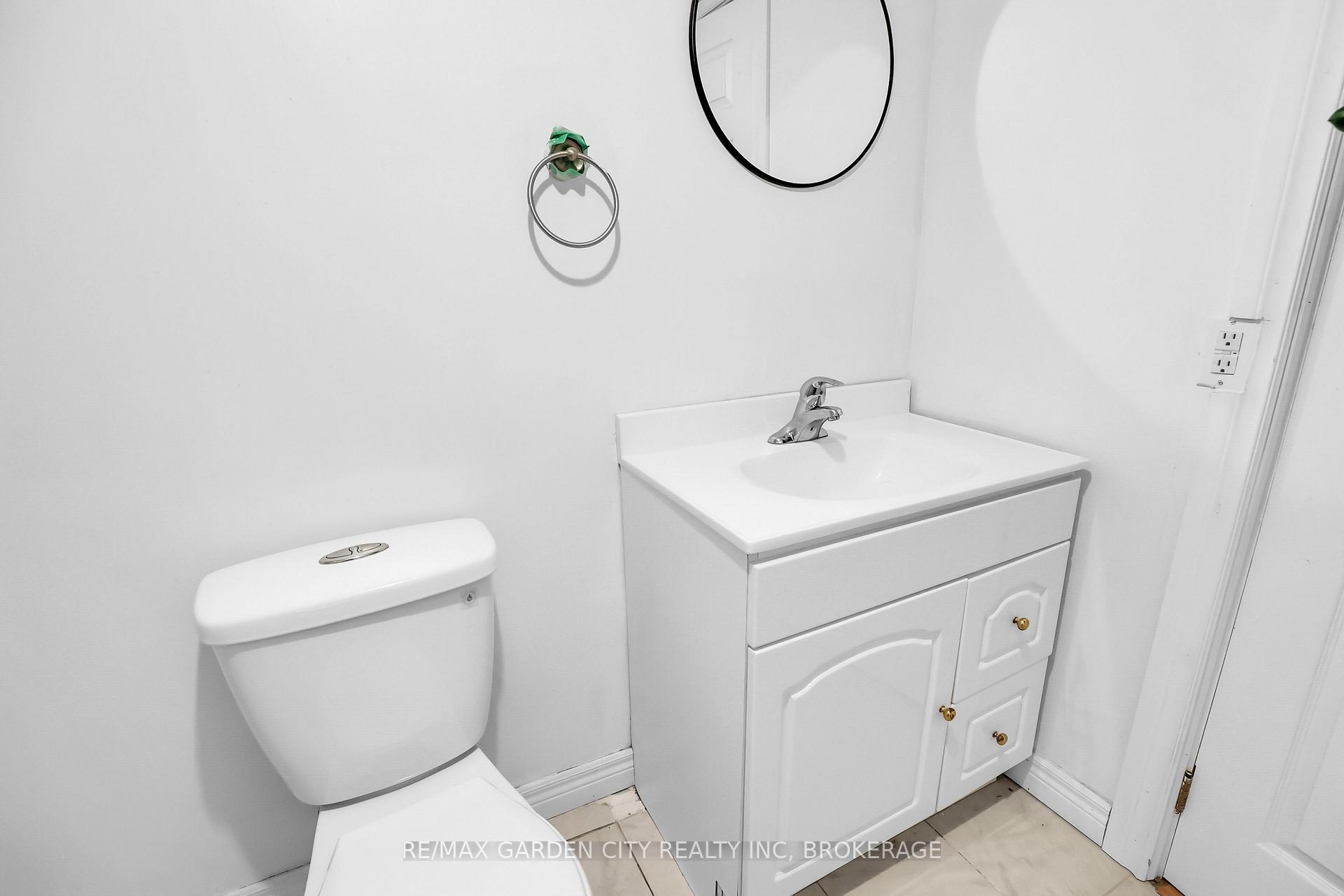 Photo 31 of 18 Wakil Drive, St. Catharines, Glendale/Glenridge — HOMEH