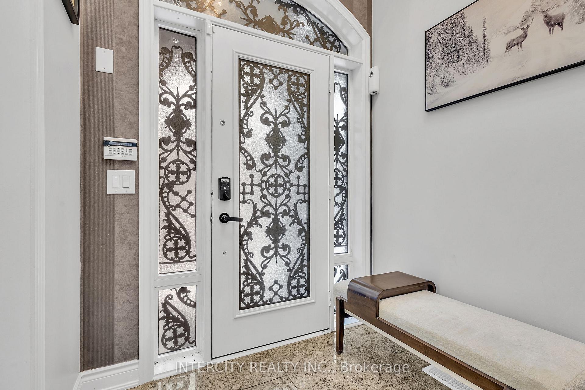 Photo 3 of 22 Pasadena Avenue, Brampton, Bram East — HOMEH