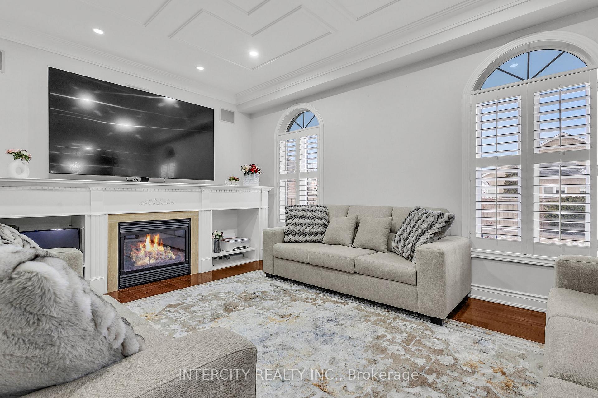 Photo 10 of 22 Pasadena Avenue, Brampton, Bram East — HOMEH
