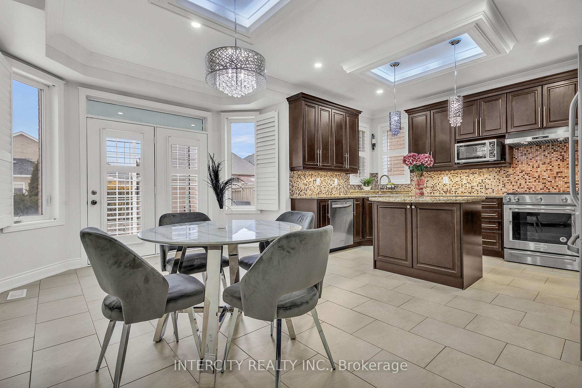 Photo 11 of 22 Pasadena Avenue, Brampton, Bram East — HOMEH