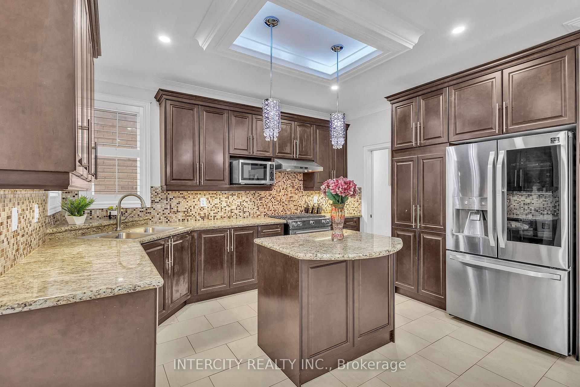 Photo 13 of 22 Pasadena Avenue, Brampton, Bram East — HOMEH