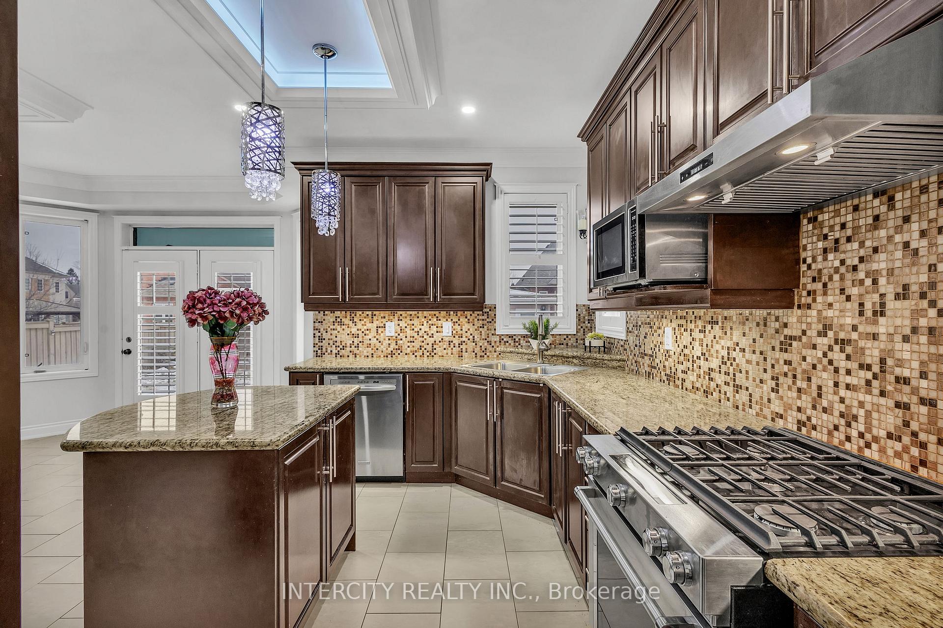 Photo 14 of 22 Pasadena Avenue, Brampton, Bram East — HOMEH