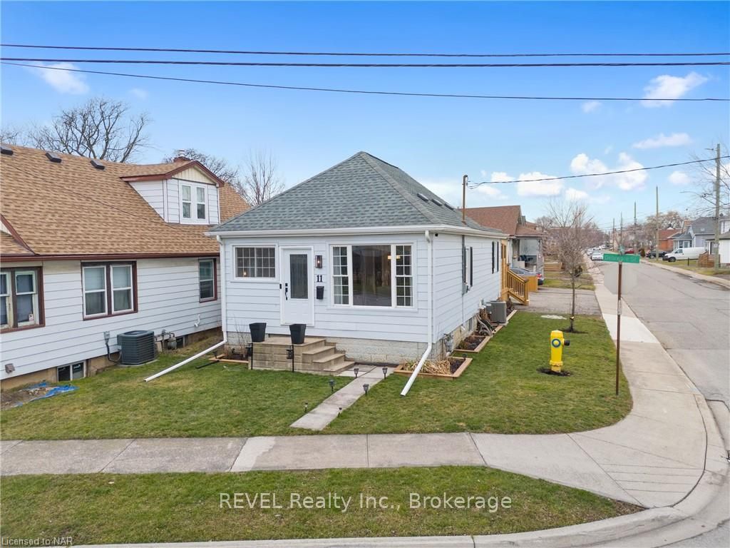 Photo 4 of 11 Delaware Street, St. Catharines, Facer — HOMEH