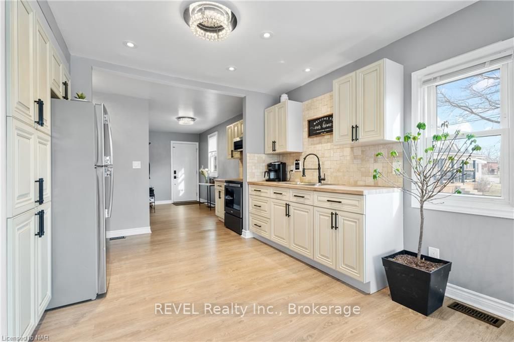 Photo 11 of 11 Delaware Street, St. Catharines, Facer — HOMEH