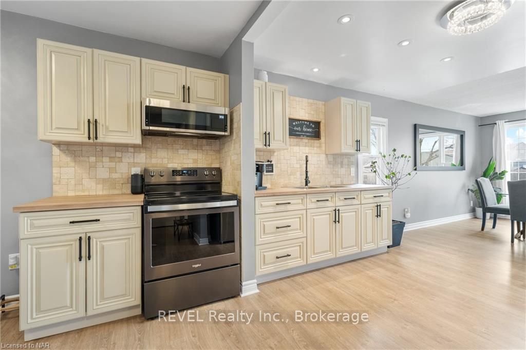 Photo 14 of 11 Delaware Street, St. Catharines, Facer — HOMEH