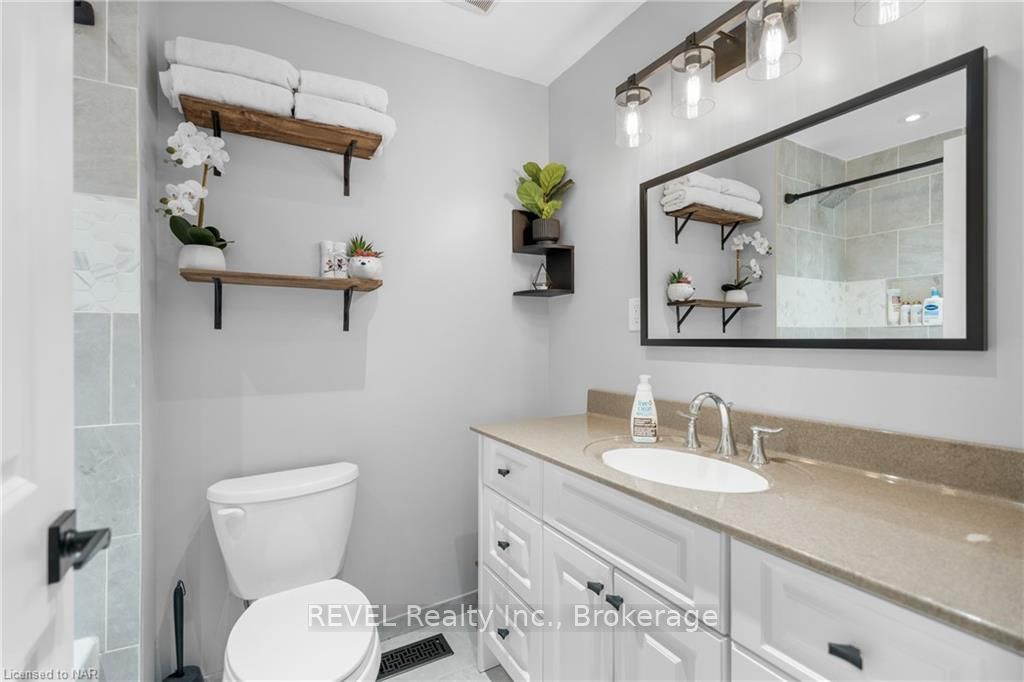 Photo 15 of 11 Delaware Street, St. Catharines, Facer — HOMEH