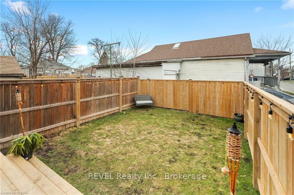 Photo 26 of 11 Delaware Street, St. Catharines, Facer — HOMEH